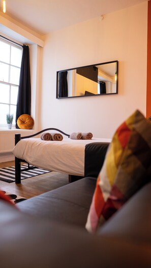 1 bedroom, iron/ironing board, free WiFi, bed sheets - 22 - Georgian Studio Apartment (Exeter)