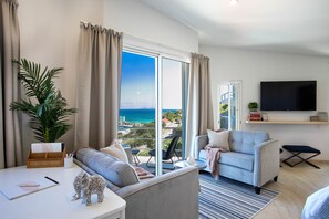 Télévision, lecteur de DVD, chaîne hi-fi