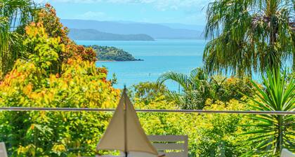Oasis 13 , Oasis 13 on Hamilton Island