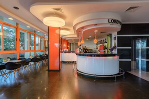 2 bars/lounges - Sunrise Hotel (Golden Sands)