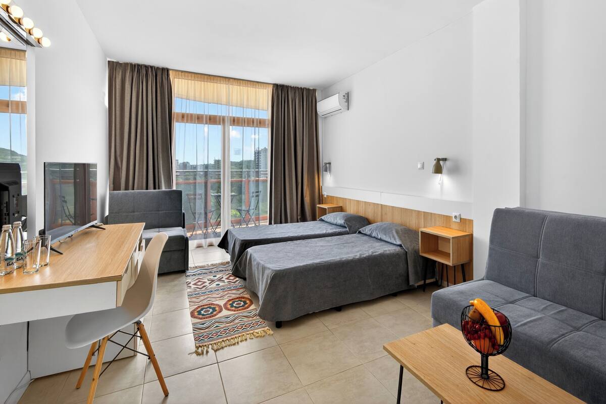 Chambre Standard avec lits jumeaux, vue jardin | Fer et planche à repasser, Wi-Fi gratuit, draps fournis