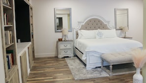 1 bedroom, iron/ironing board, travel crib, free WiFi - Romantic Private Space for Couple's Getaway w/Hot Tub (Buena Vista)