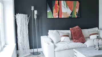 Smart TV, reproductor de DVD, libros y videoteca