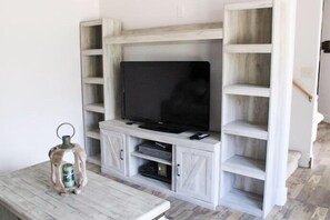 Interior - Romantic Private Space for Couple's Getaway w/Hot Tub (Buena Vista)