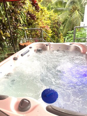 Bain à remous extérieur