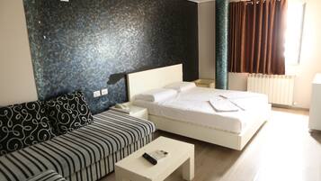 Deluxe Double Room | Free WiFi, bed sheets