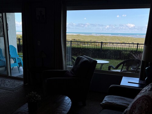 SBC #106 Oceanfront - Hear the Ocean, Steps to the Promenade and Beach Access