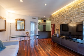 Smart TV, video games - Porta Venezia-Design apartment, 2-bedrooms, Netflix, wifi (Milano)
