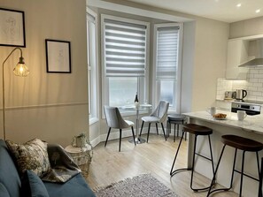 1 slaapkamer, een bureau, een strijkplank/strijkijzer, gratis wifi