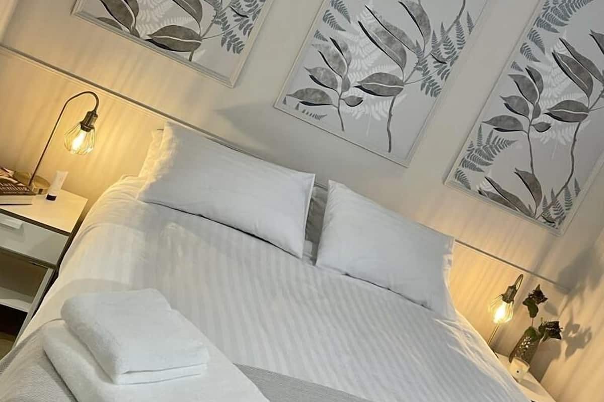 1 bedroom, desk, iron/ironing board, free WiFi