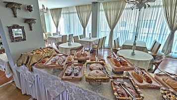 Café da manhã continental grátis todos os dias