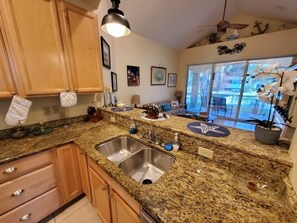 Ferienhaus, 2 Schlafzimmer | Eigene Küche | Herdplatte, Wasserkocher mit Kaffee-/Teezubehör