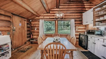 Cabin, 2 Bedrooms | Private kitchen | Fridge, oven, coffee/tea maker, freezer