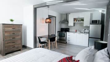 Loft avec un lit + divan-lit | ์ ์ฉ ์ฃผ๋ฐฉ | ๋์ฉ๋ ๋์ฅ๊ณ , ์ ์๋ ์ธ์ง, ์ค๋ธ, ํ ์คํฐ