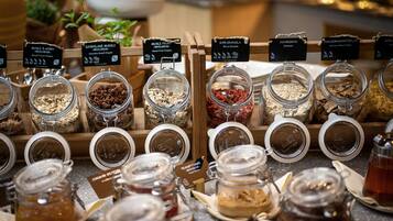 Café da manhã com buffet grátis nos fins de semana