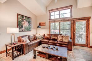 テレビ、暖炉、プリンター