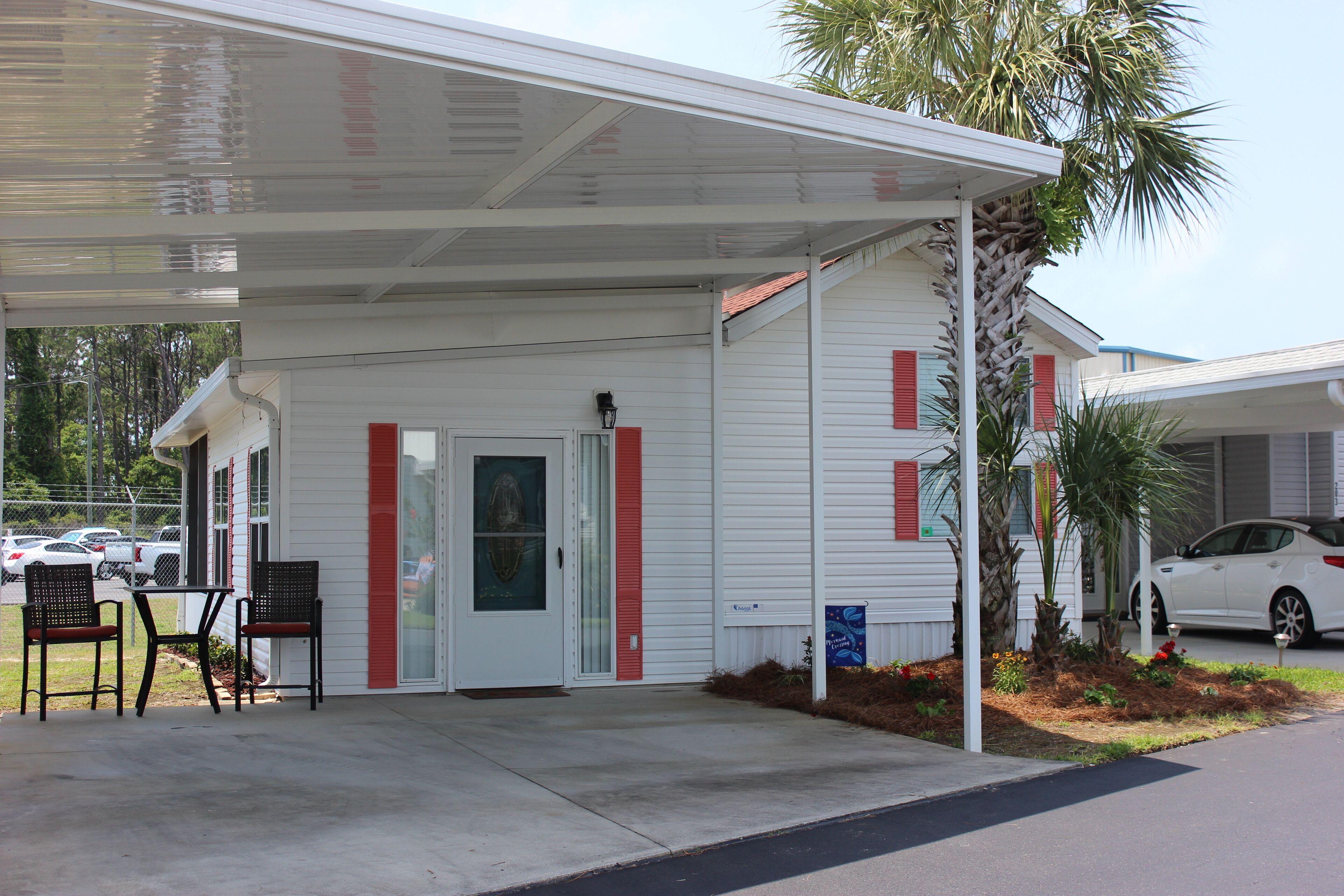 Gated resort offering relaxed, quite atmosphere. Minutes to beaches, restaurants