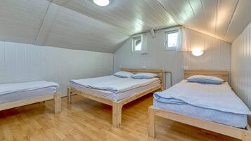 Family Chalet, Multiple Beds, Mountainside (The Blueberry Lodge With Whirlpool)