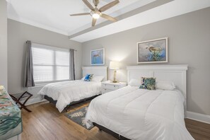4 Schlafzimmer, Bügeleisen/Bügelbrett, Internetzugang, Bettwäsche