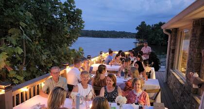 Stunning Lakefront Home - Original 1800âs Cabin - Relax by The Water