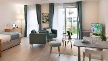 Studio, Accessible, Ensuite (T1) | 2 bedrooms, in-room safe, free WiFi, bed sheets