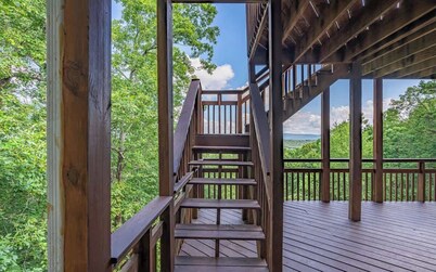 Luxury Mountain Views in Hot Springs Village