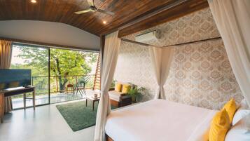 Luksus-småhus | Minibar (inkludert), skrivebord og skrivebord for bærbar PC