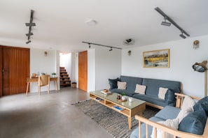 Mango Villa | 1 bedroom, desk, laptop workspace, bed sheets