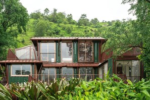 Mango Villa | Desk, laptop workspace, free WiFi, bed sheets - Antheia Resorts, Pawna Lake- Luxury Boutique Resort (Mawal)