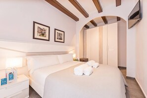 2 Schlafzimmer, Schreibtisch, Bügeleisen/Bügelbrett, kostenloses WLAN