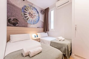 3 bedrooms, iron/ironing board, free WiFi, bed sheets