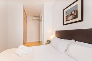 3 chambres, fer et planche à repasser, Wi-Fi gratuit, draps fournis