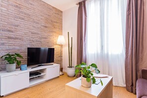 TV