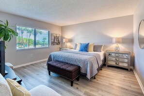 2 habitaciones, tabla de planchar con plancha y cuna de viaje 