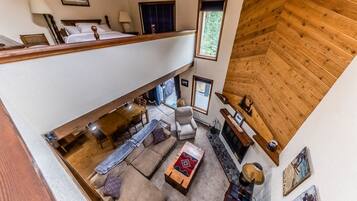 TV connectée, cheminée, lecteur de DVD