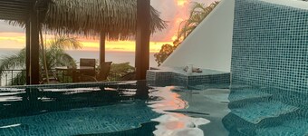 Ocean View - Villa MarLeta- Infinity Plunge Pool - Two Ensuites - Walk to Beach.