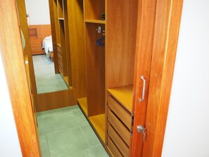3 Schlafzimmer, Reisekinderbett, Bettwäsche
