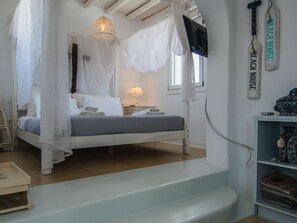 6 bedrooms, iron/ironing board, free WiFi, bed sheets