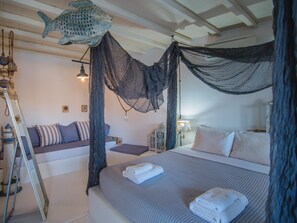 6 bedrooms, iron/ironing board, free WiFi, bed sheets