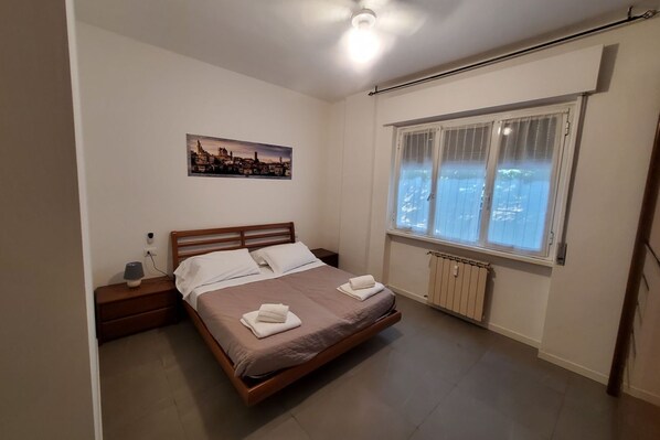 1 bedroom, WiFi, bed sheets