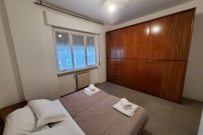1 camera, Wi-Fi, lenzuola