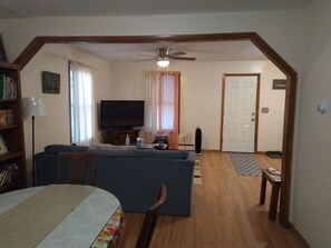 Smart TV, books - Anthony's Castle (Liberty)