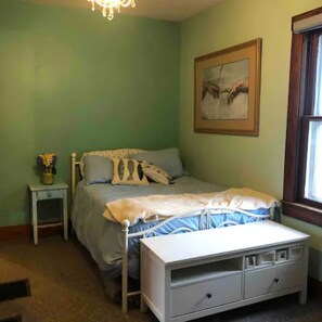 2 عدّة غرف نوم وواي فاي مجانًا وملاءات أسرّة