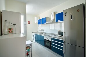 Microonde, forno, macchina per tè/caffè, bollitore elettrico