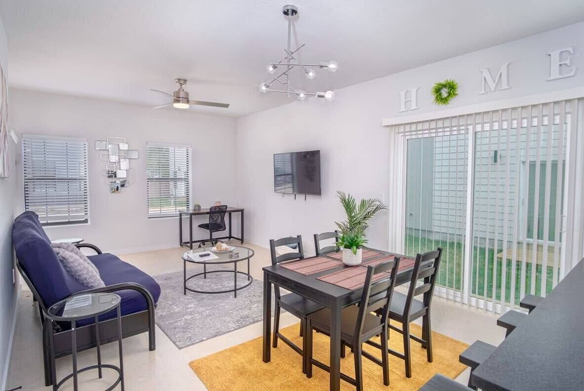 State-of-the-Art 3BR/2.5BA Home Next to Downtown