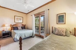 2 bedrooms, iron/ironing board, free WiFi, bed sheets - Relaxed Retreat with Premiere Location and Views, Only 6 Steps to Get In, Garage (Whittier)