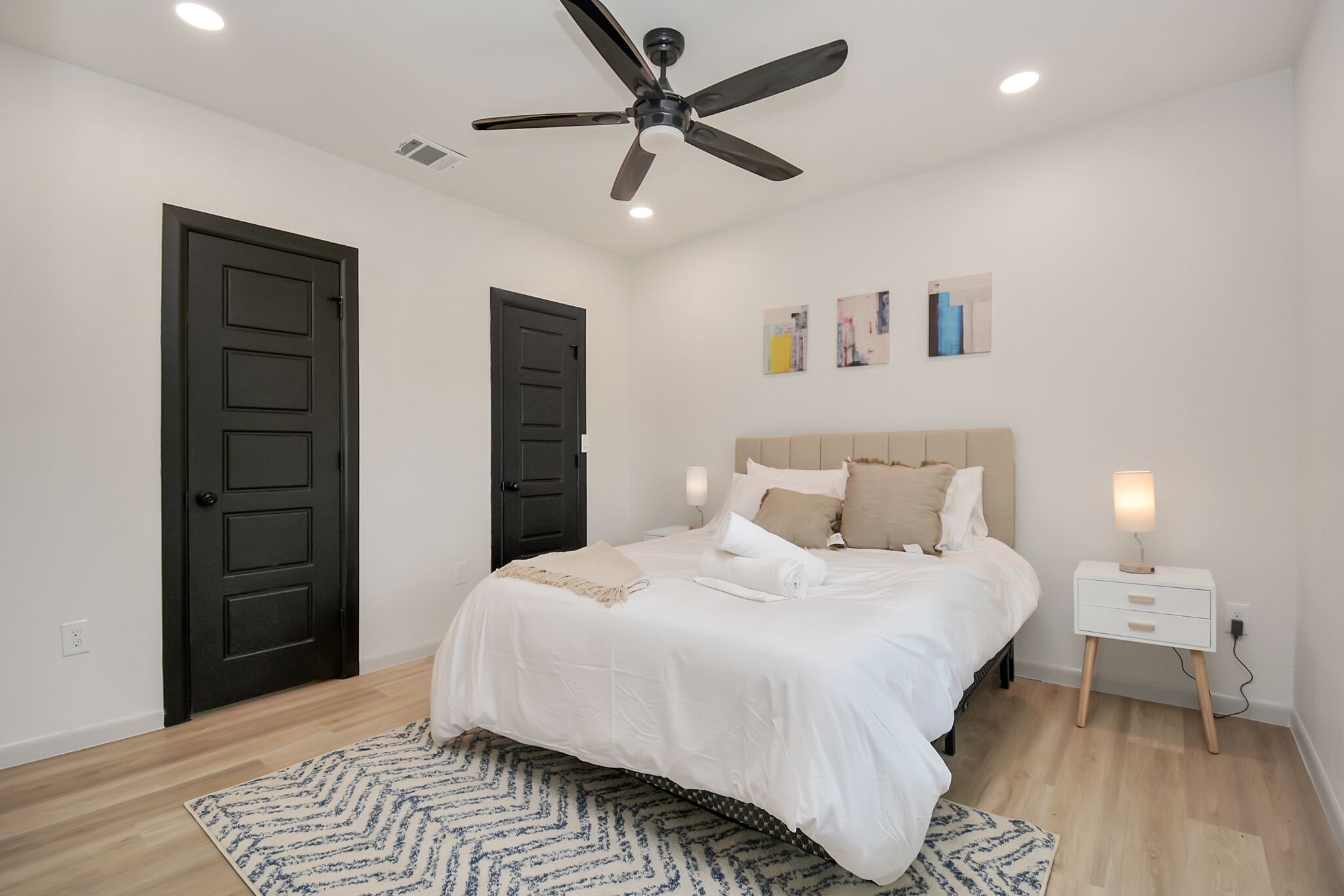 8 bedrooms, desk, iron/ironing board, free WiFi