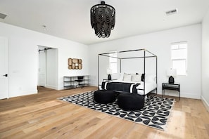 5 bedrooms, iron/ironing board, WiFi, bed sheets - Resort Backyard @ The Arcadia Oasis! Tons of games (Phoenix)