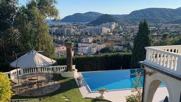 Piscine extérieure, piscine chauffée