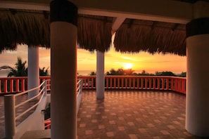 Terrace/patio - Suites Ximajo (Puerto Escondido)